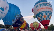 Ottanta mongolfiere colorano il cielo dell'Umbria