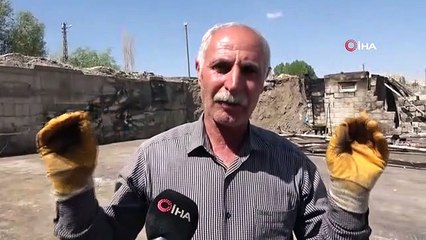 Vanlı esnafın 30 yıllık emeği yangında kül oldu