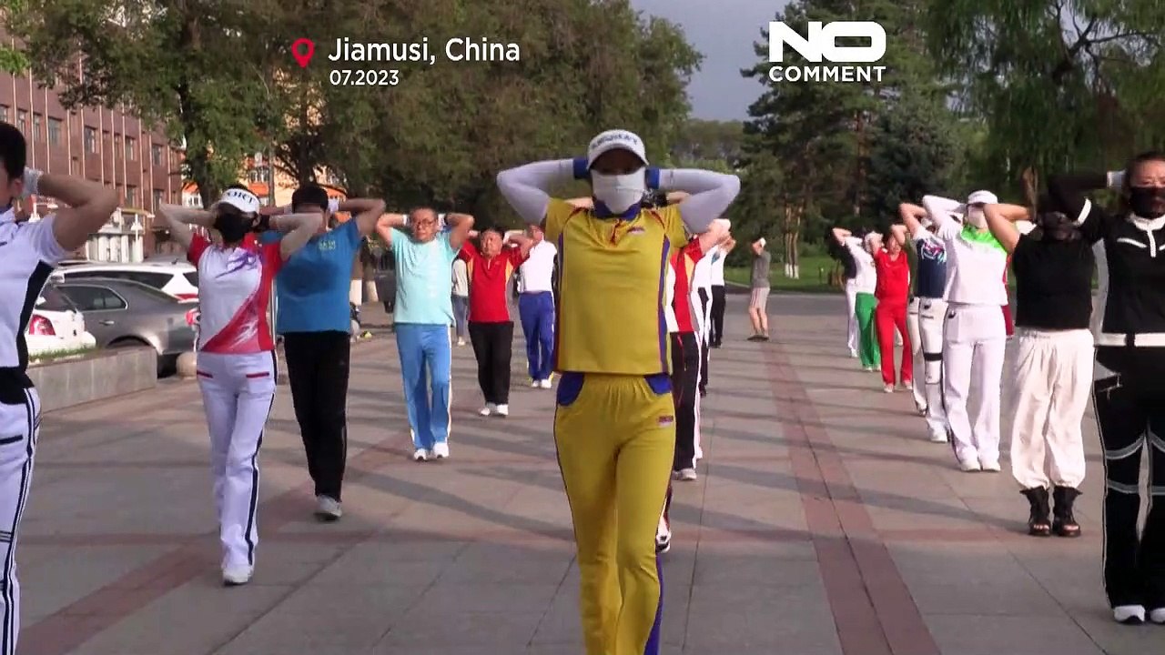 Da wackeln die Hüften. 'Happy Dancing' hält auch für Ältere fit