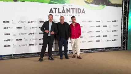 C Tangana le entrega a Gaspar Noé el Master of Cinema