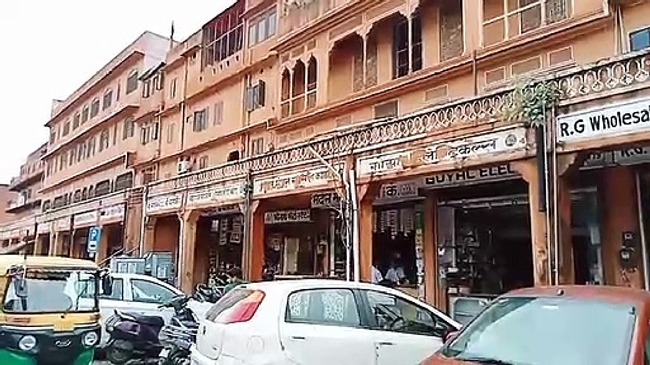 नौ बाजारों के रंग-रोगन पर खर्च हुए 15 करोड़, एक...