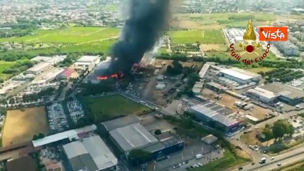 Incendio in una discarica a Ciampino, le immagini aeree