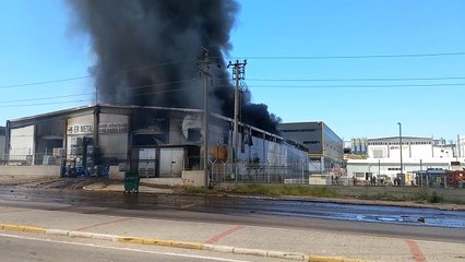 Denizli'de geri dönüşüm depolama tesisinde yangın