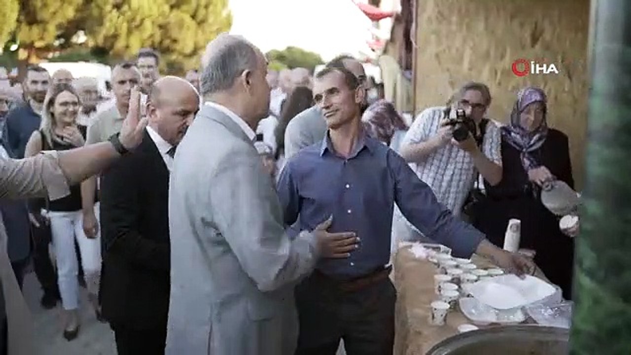 Le 16e Festival culturel de la municipalité d'Altınova a commencé avec des images colorées