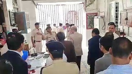 Download Video: Chief Justice suddenly reached the District Central Jail, saw the insi