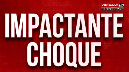 Impactante choque: auto terminó arriba de la vereda