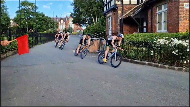 Sun shines on Sunderland as AJ Bell Triathlon World Championship series comes to town