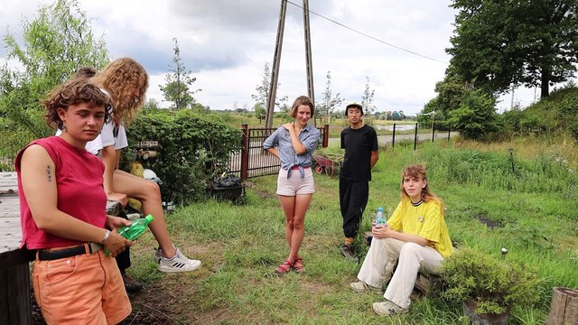 Gazeta Lubuska. Krosno. Studenci z Warszawy pracują nad Odrą