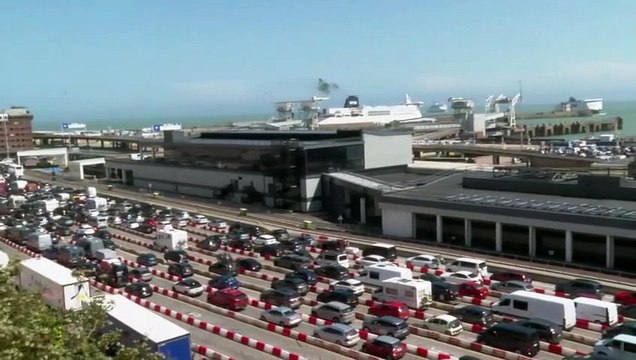 Queues build at Dover amid summer getaways