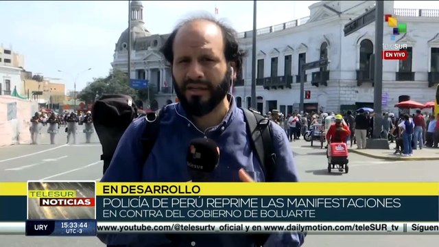 Policía de Perú reprime manifestaciones en contra del gobierno