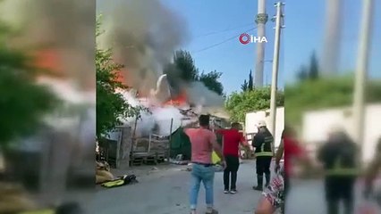Antalya'da 2 müstakil ev yangında küle döndü