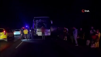 Un bus de passagers et un tracteur sont entrés en collision à Eskişehir： Il y a des morts et des blessés