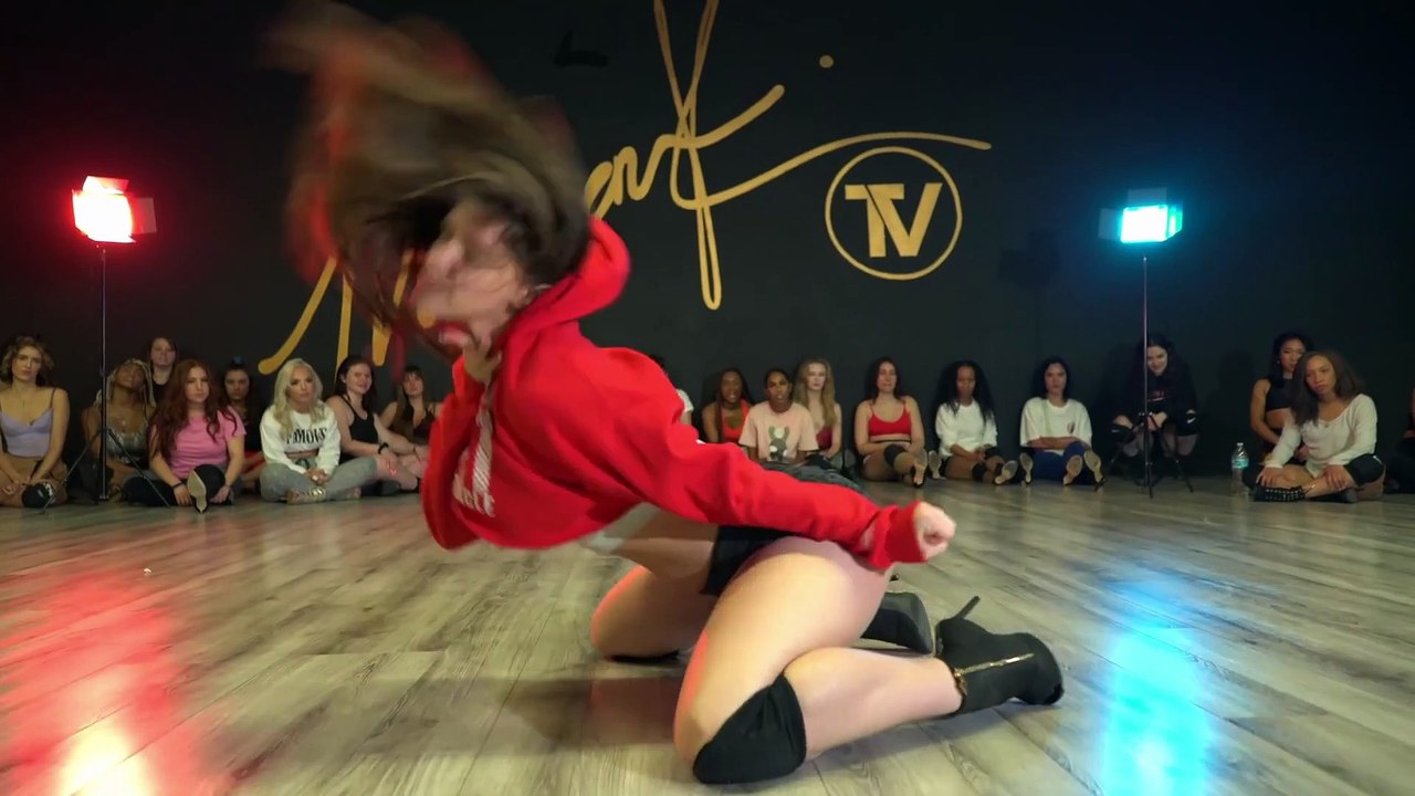 2️⃣ Omikron - Reality (Preview) Trance Music + Beautiful Sexy Girl Dance (Сексуальная Девушка Танец)