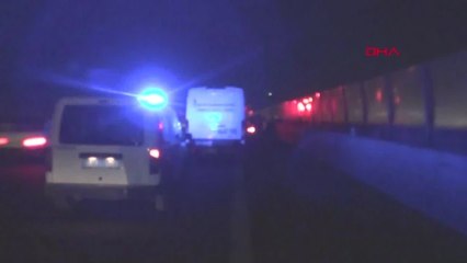 İzmir'de otomobil kaza yaptı: 1 ölü, 2 yaralı