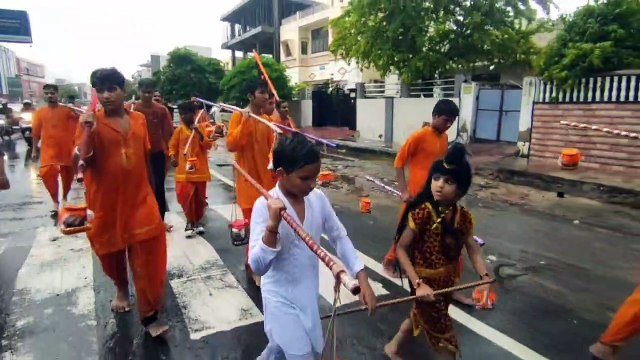 Kanwar Yatra 2023: बरसात मे निकली कावड़, हर सड़क गूंज उठा हर-हर महादेव...