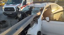 Otomobil bariyere saplandı, genç sürücü öldü