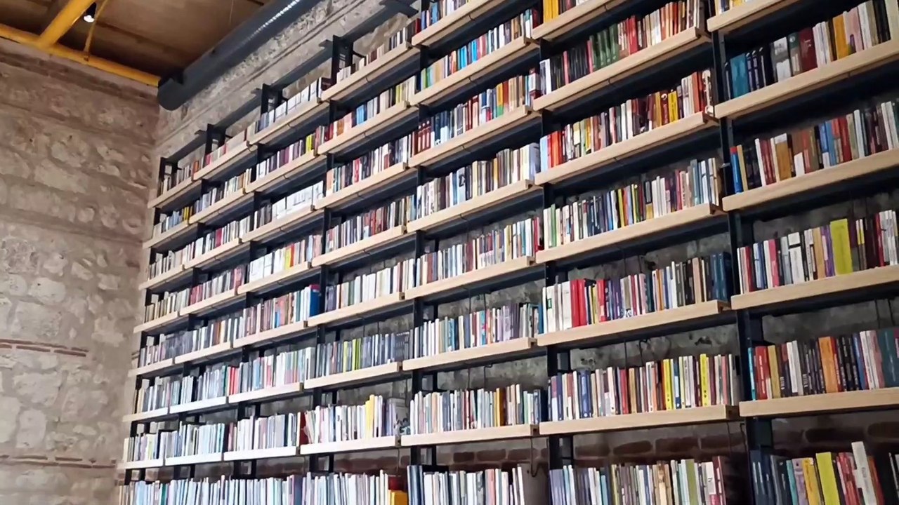 المكتبه الوطنيه في اسطنبول
