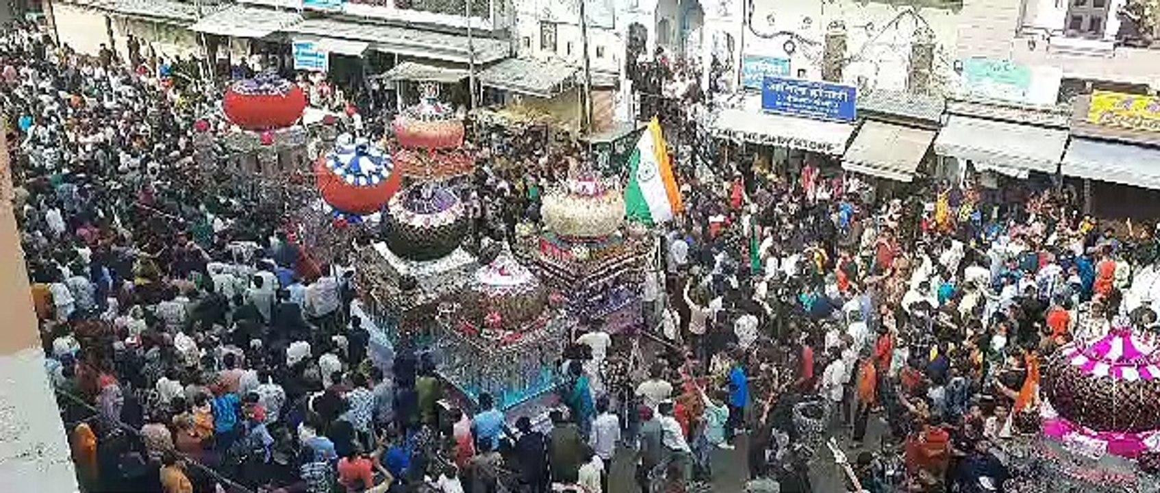 ताजिए निकालते समय आपस में भिड़े दो गुट, कई घायल