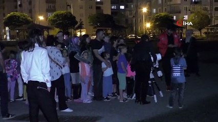 Çocukların gökyüzü gözlem heyecanı