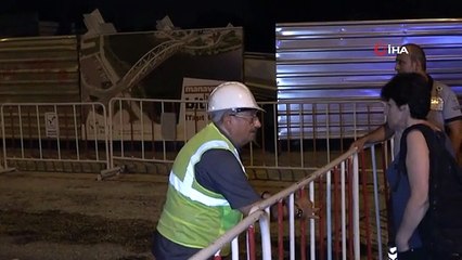 Köprüde yerine yerleştirilmek için kaldırılan köprünün tablası ortadan kırıldı