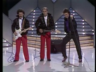 Cannon and Ball (1979) S05E01 - December 3, 1983 - Cliff Richard