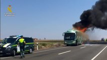 Un autobús con 50 personas a bordo se incendia a la altura de Fraga, en Huesca