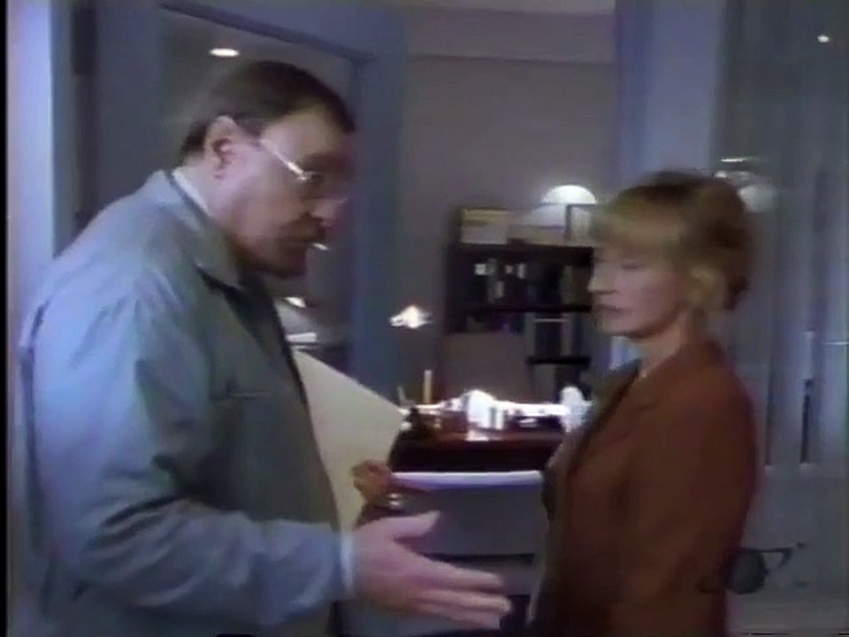 Prey (1998)  E01 - Existence