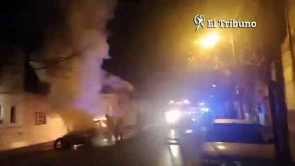 Se incendió un auto en la calle Catamarca al 1000