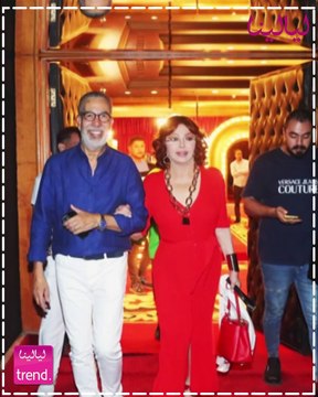 نبيلة عبيد ترقص على المسرح بعد انتهاء عرض مسرحية شارلي شابلن