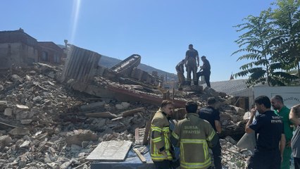 Bina yıkımı yapılırken faciadan dönüldü