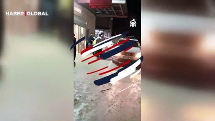 Selektör yaparak yardım istedi! Hamile kadını polis ekipleri doğuma yetiştirdi