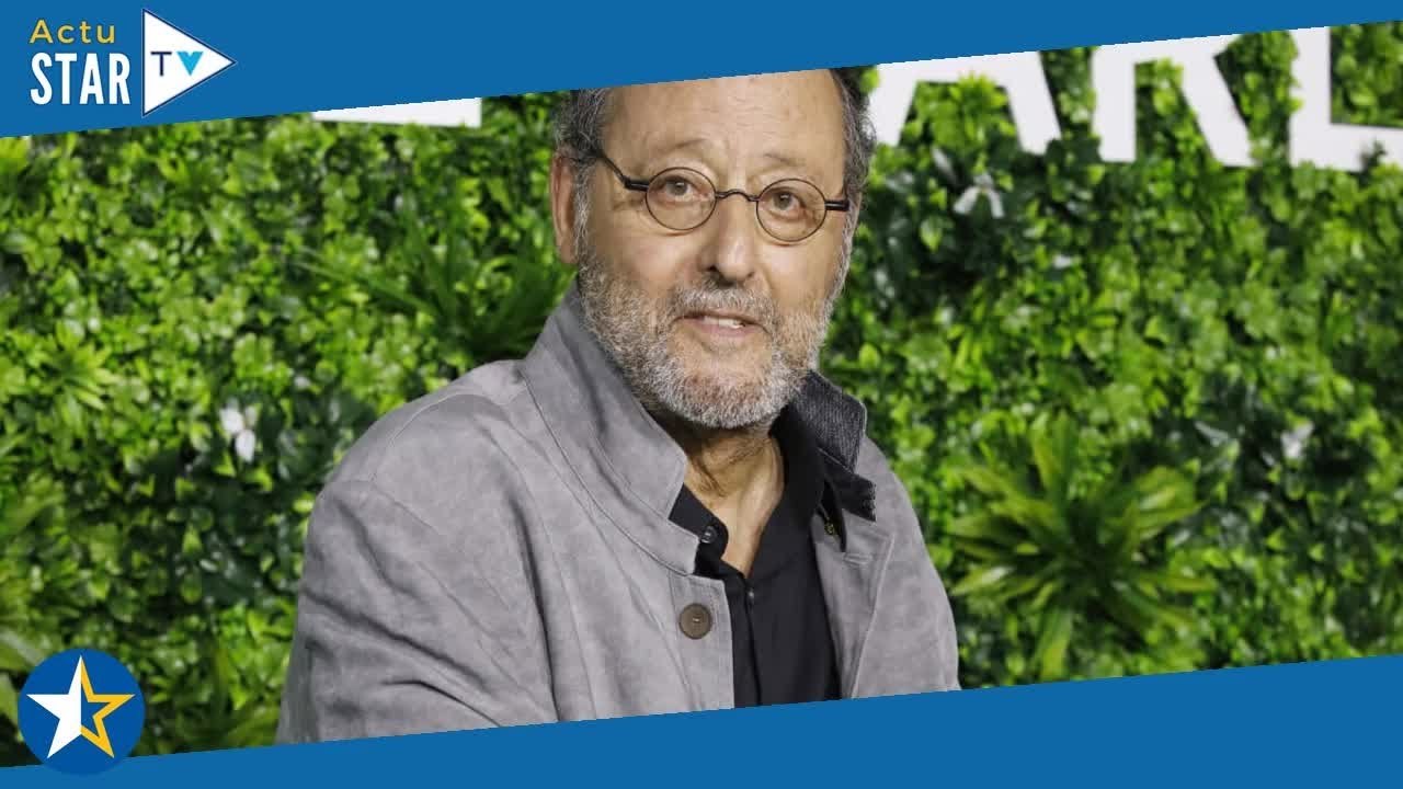 Jean Reno : Son paradis médiéval de 315 habitants au coeur des Alpilles qui l'a "rendu meilleur"
