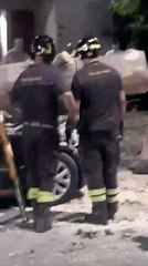 Milano, via Lorenteggio: le auto distrutte dagli alberi caduti durante il nubifragio