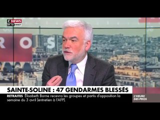 L’heure des pros : Élisabeth Lévy pète les plombs et tape sur la table, Pascal Praud effrayé sur C