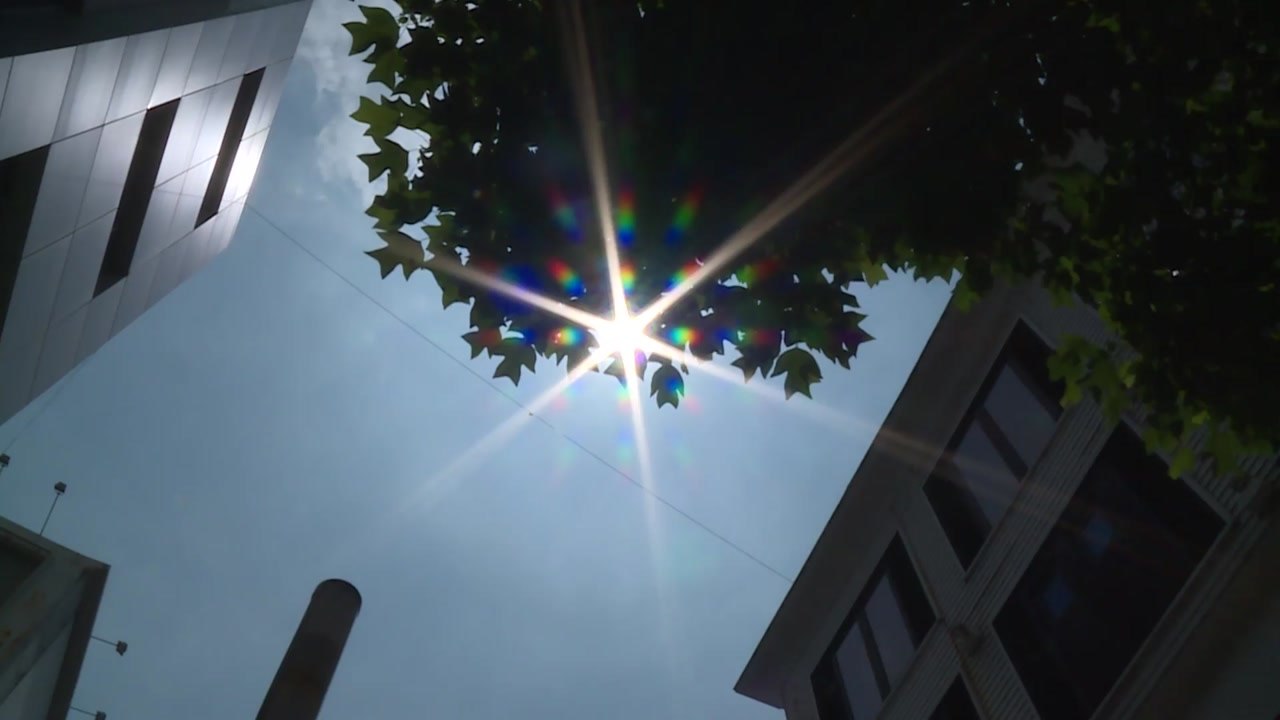 [날씨] 전국 '찜통', 서울 34℃·경주 36℃...온열질환 '초비상' / YTN