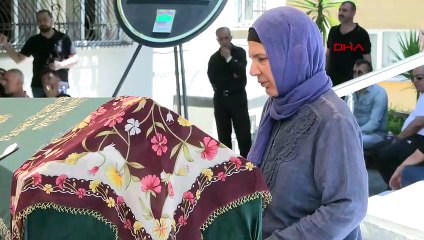 Le soldat Gönül, tué par son fiancé à Küçükçekmece, a fait ses adieux à son dernier voyage