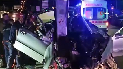 Başkentte direğe çarpan araç hurdaya döndü: 1 ölü