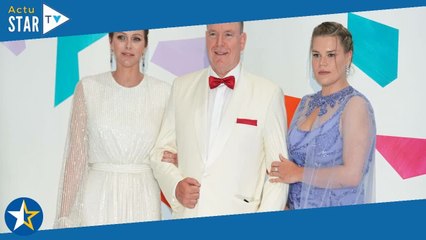 Charlène de Monaco virginale avec Camille Gottlieb et Alice Taglioni au Bal de la Croix-Rouge monéga