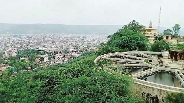 जयपुर में 80 मीटर उंची लक्ष्मण डूंगरी से होगी बीसलपुर के पानी की सप्लाई-विडियो में देखे डूंगरी पर 1932 में बने पंप इस पंप हाउस का नजारा