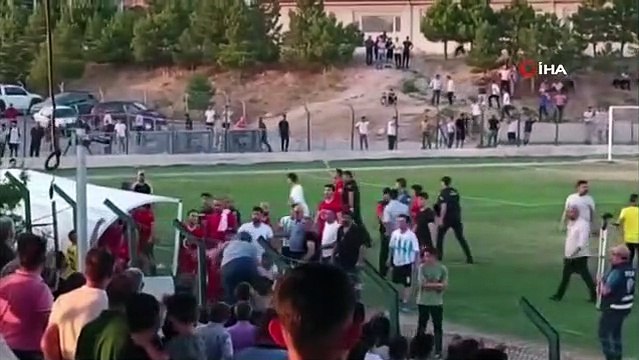 Köyler arası düzenlenen dostluk turnuvasında kavga: O anlar kamerada