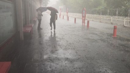 Chine : alerte rouge à Pékin face aux pluies torrentielles du typhon Doksuri