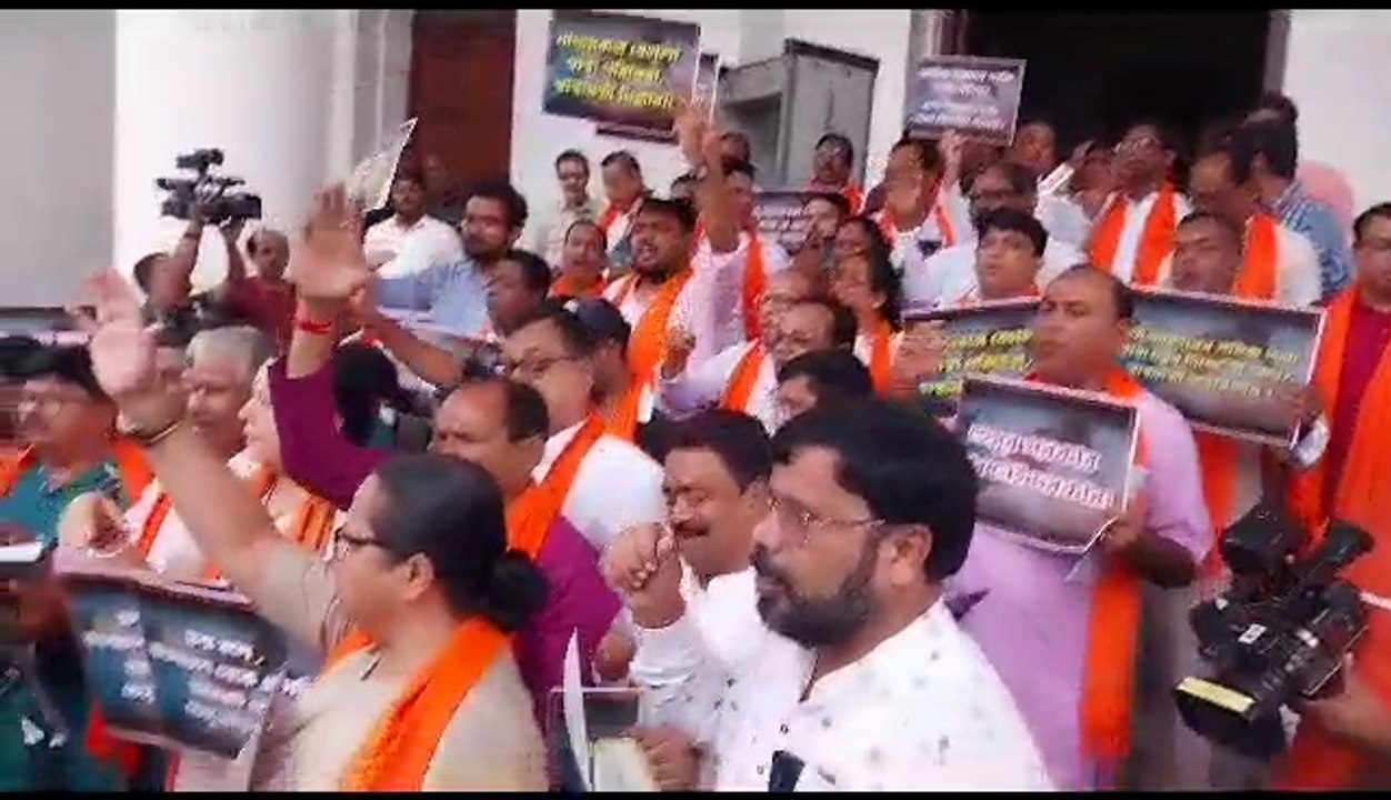 ডেঙ্গু ইস্যুতে উত্তাল বিধানসভা, স্বাস্থ্যমন্ত্রীর পদত্যাগের দাবি শুভেন্দুর  | Oneindia Bengali