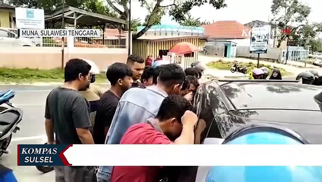 Dramatis! Momen Penyelamatan balita terjebak dalam mobil minibus