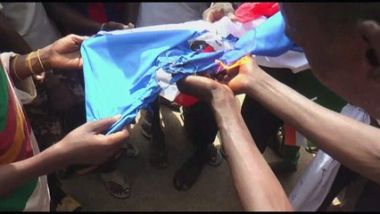 متظاهرون يهاجمون السفارة الفرنسية في نيامي