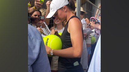 Iga Świątek Spotyka Fanów na Specjalnym Wydarzeniu 🎾