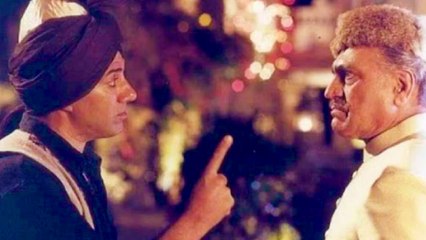 Anil Sharma फिल्म Gadar  में Amrish Puri के ऊपर इमारत गिराना चाहते थे, लेकिन फिर इस सीन की जगह दूसरा सीन डाला गया