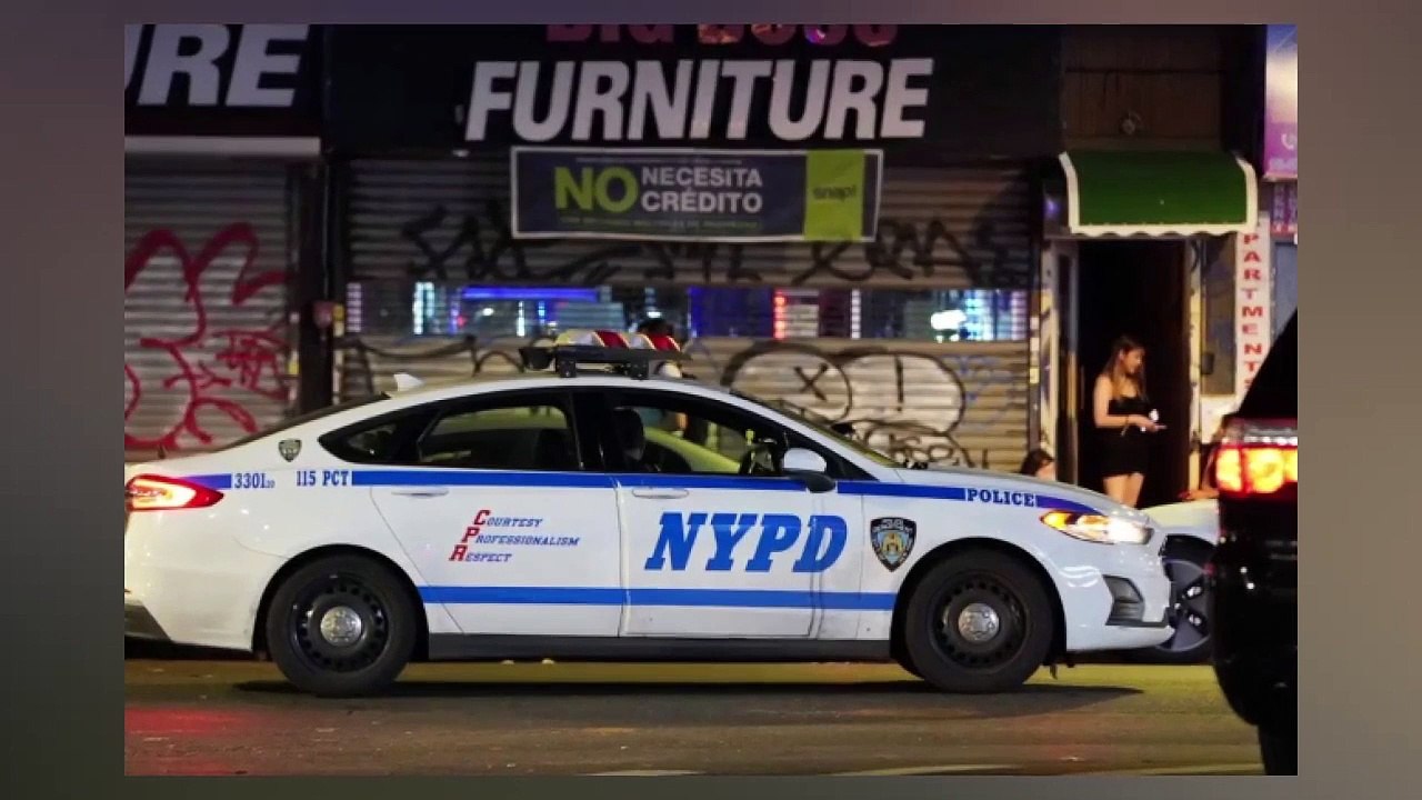 Şehrin kırmızı bölgesi! Kapı önlerinde fuhuş pazarlığı yapıyor, mahalleliyi bile ayartmaya çalışıyorlar