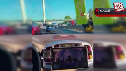 Kocaeli'de kazada araç ezildi: Sürücüler sağ kurtuldu