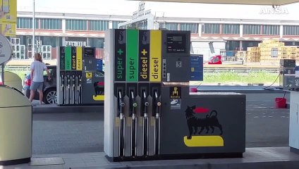 Cartelloni della benzina, da martedi' scatta l'obbligo