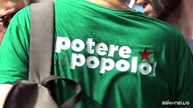 Napoli, con stop reddito di cittadinanza il governo fa guerra ai poveri